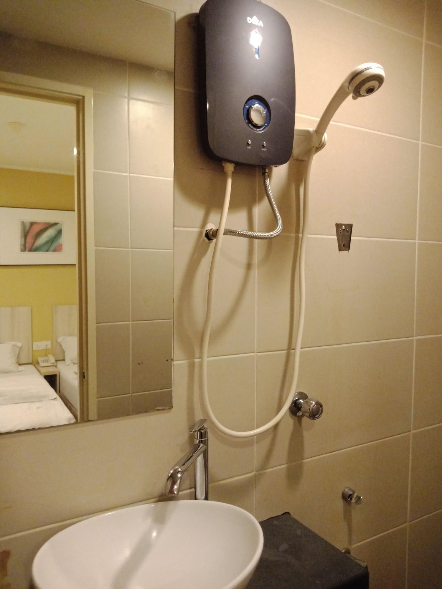 Hotel Zamburger Taman Segar - Previously Home Inn Taman Segar Kuala Lumpur Eksteriør billede