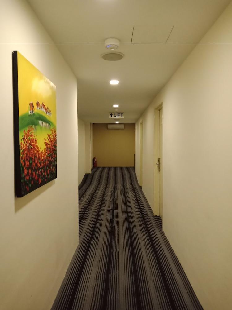 Hotel Zamburger Taman Segar - Previously Home Inn Taman Segar Kuala Lumpur Eksteriør billede