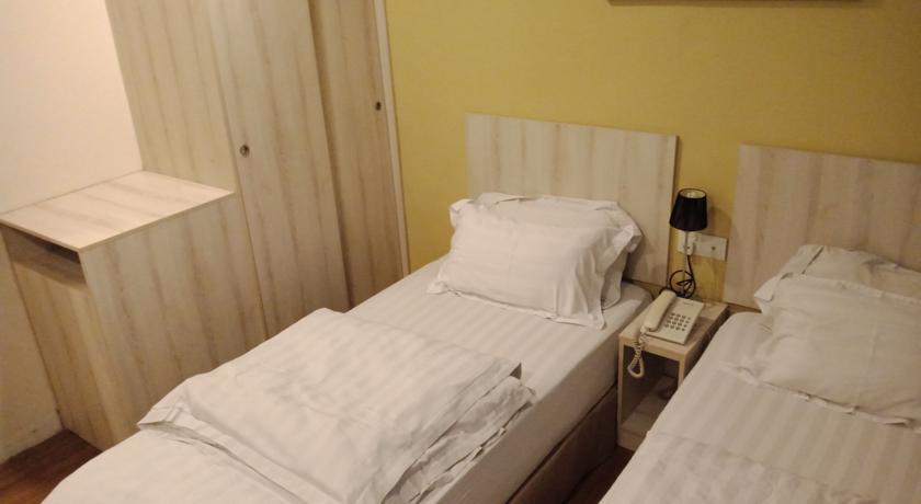 Hotel Zamburger Taman Segar - Previously Home Inn Taman Segar Kuala Lumpur Eksteriør billede